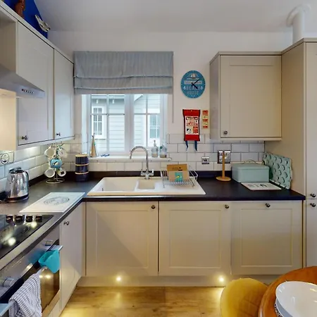 The Blue Anchor, The Bay, 2 Bedrooms With Ensuites, Parking For 2 Cars, 2 Dogs Welcome Semesterbostad Filey