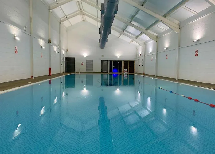 The Blue Anchor, The Bay, 2 Bedrooms With Ensuites, Parking For 2 Cars, 2 Dogs Welcome Holiday home *