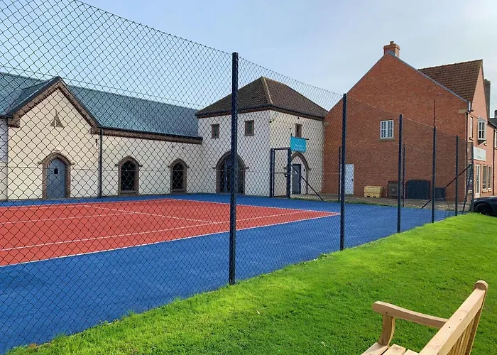 The Blue Anchor, The Bay, 2 Bedrooms With Ensuites, Parking For 2 Cars, 2 Dogs Welcome Holiday home *