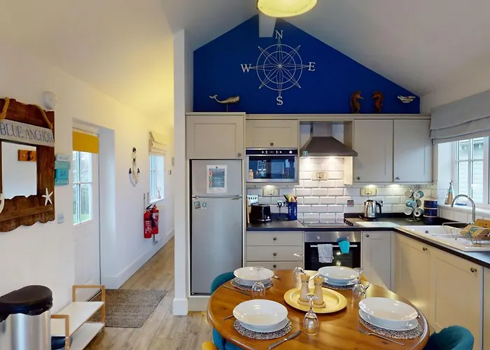 Holiday home The Blue Anchor, The Bay, 2 Bedrooms With Ensuites, Parking For 2 Cars, 2 Dogs Welcome