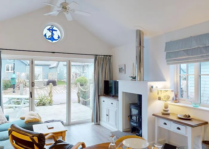 Holiday home The Blue Anchor, The Bay, 2 Bedrooms With Ensuites, Parking For 2 Cars, 2 Dogs Welcome *