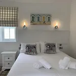 The Blue Anchor, The Bay, 2 Bedrooms With Ensuites, Parking For 2 Cars, 2 Dogs Welcome