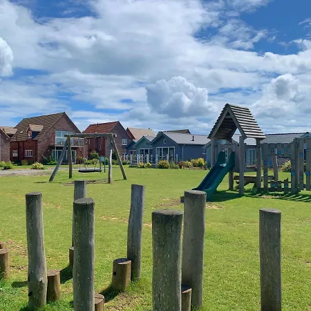 Dom wakacyjny The Blue Anchor At The Bay Filey, Sleeps 4, 2 Dogs Welcome For Free Too Filey