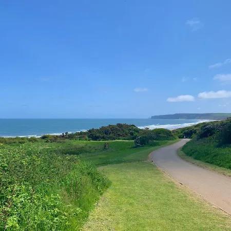 Dom wakacyjny The Blue Anchor At The Bay Filey, Sleeps 4, 2 Dogs Welcome For Free Too Filey