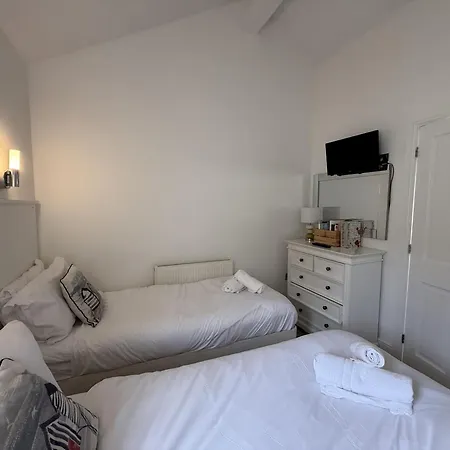 بيت للعطل The Blue Anchor, The Bay, 2 Bedrooms With Ensuites, Parking For 2 Cars, 2 Dogs Welcome Filey