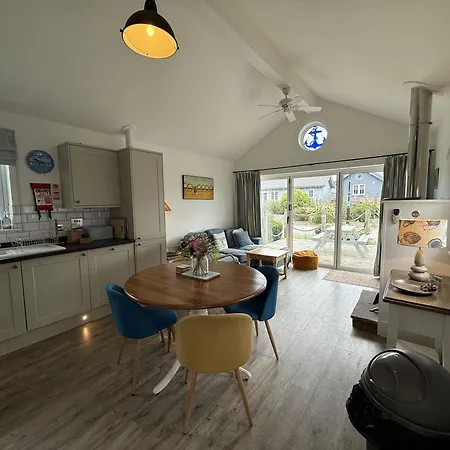 بيت للعطل The Blue Anchor, The Bay, 2 Bedrooms With Ensuites, Parking For 2 Cars, 2 Dogs Welcome
