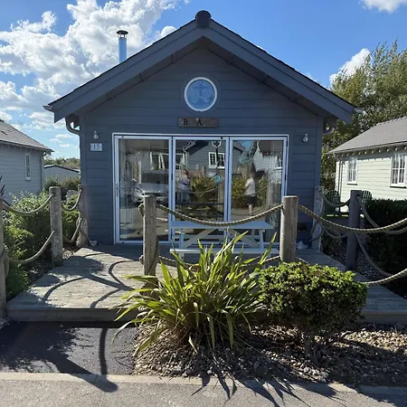 Holiday home The Blue Anchor, The Bay, 2 Bedrooms With Ensuites, Parking For 2 Cars, 2 Dogs Welcome *